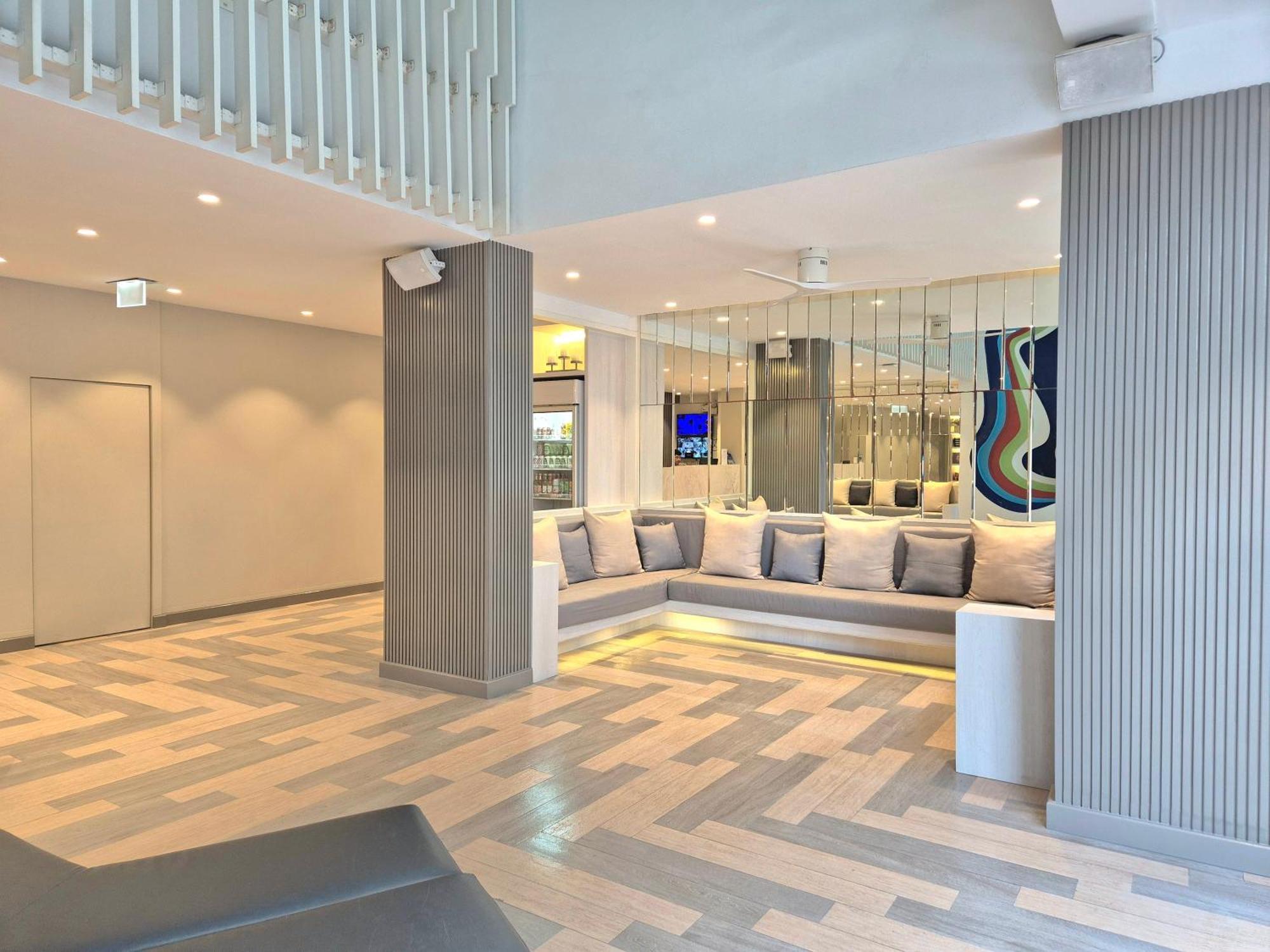 Hotel The Bloc Phuket - Sha Extra