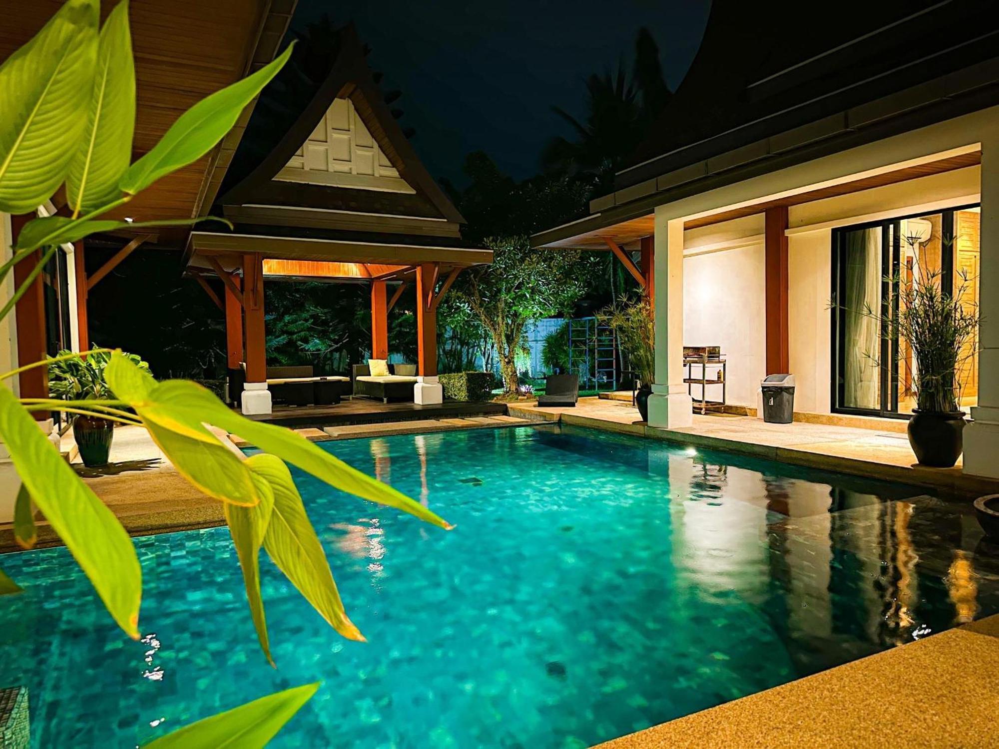 Villa Champagne Pool *