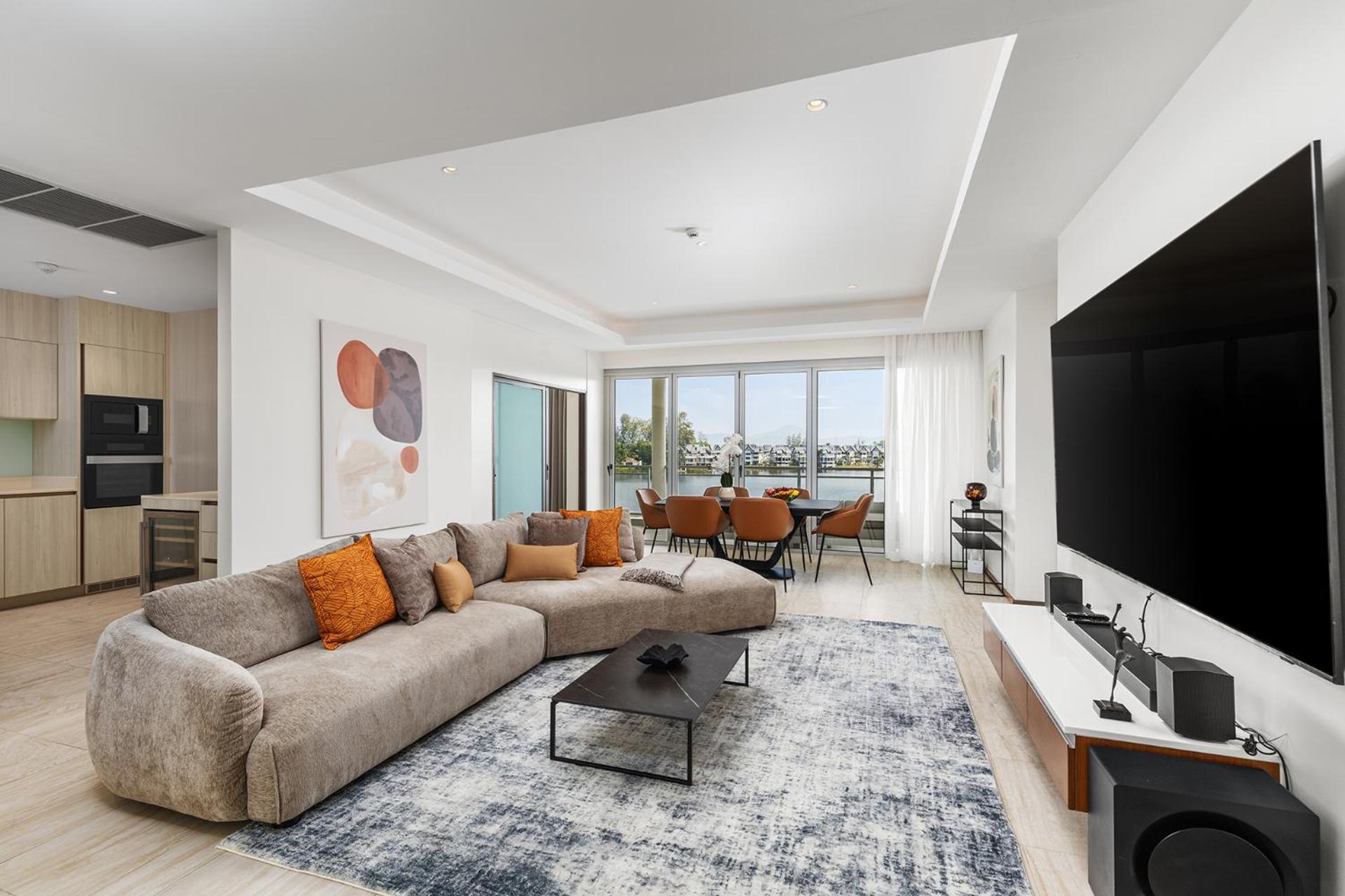 Luxurious Beachfront Penthouse