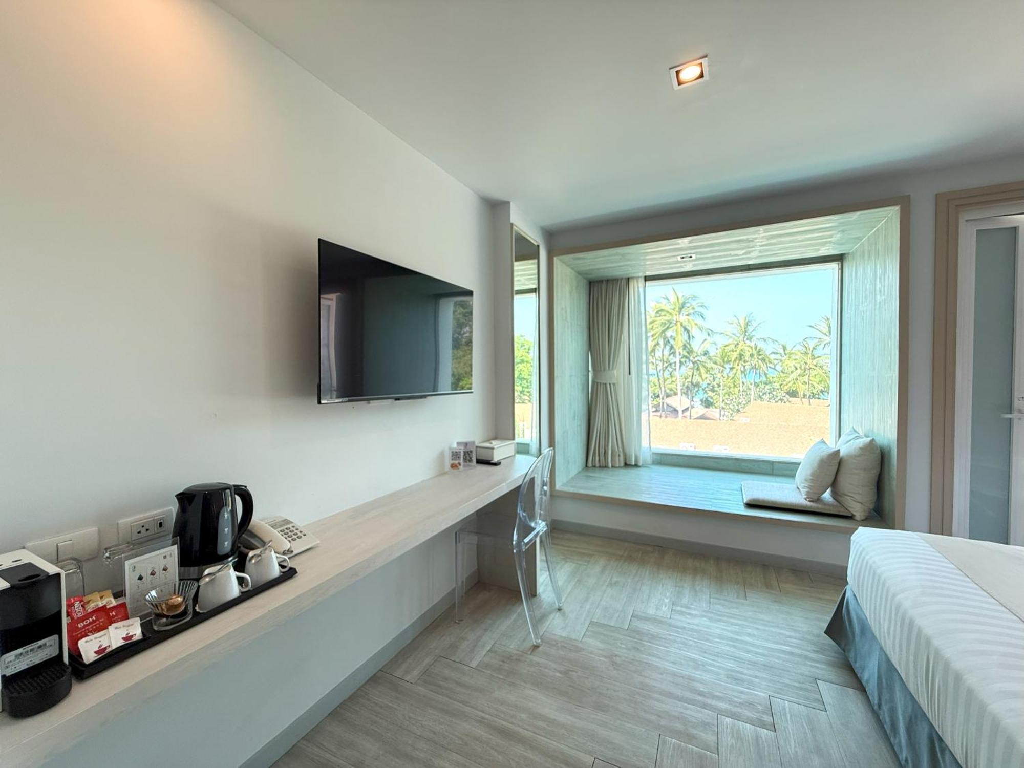Hotel The Bloc Phuket - Sha Extra 4*