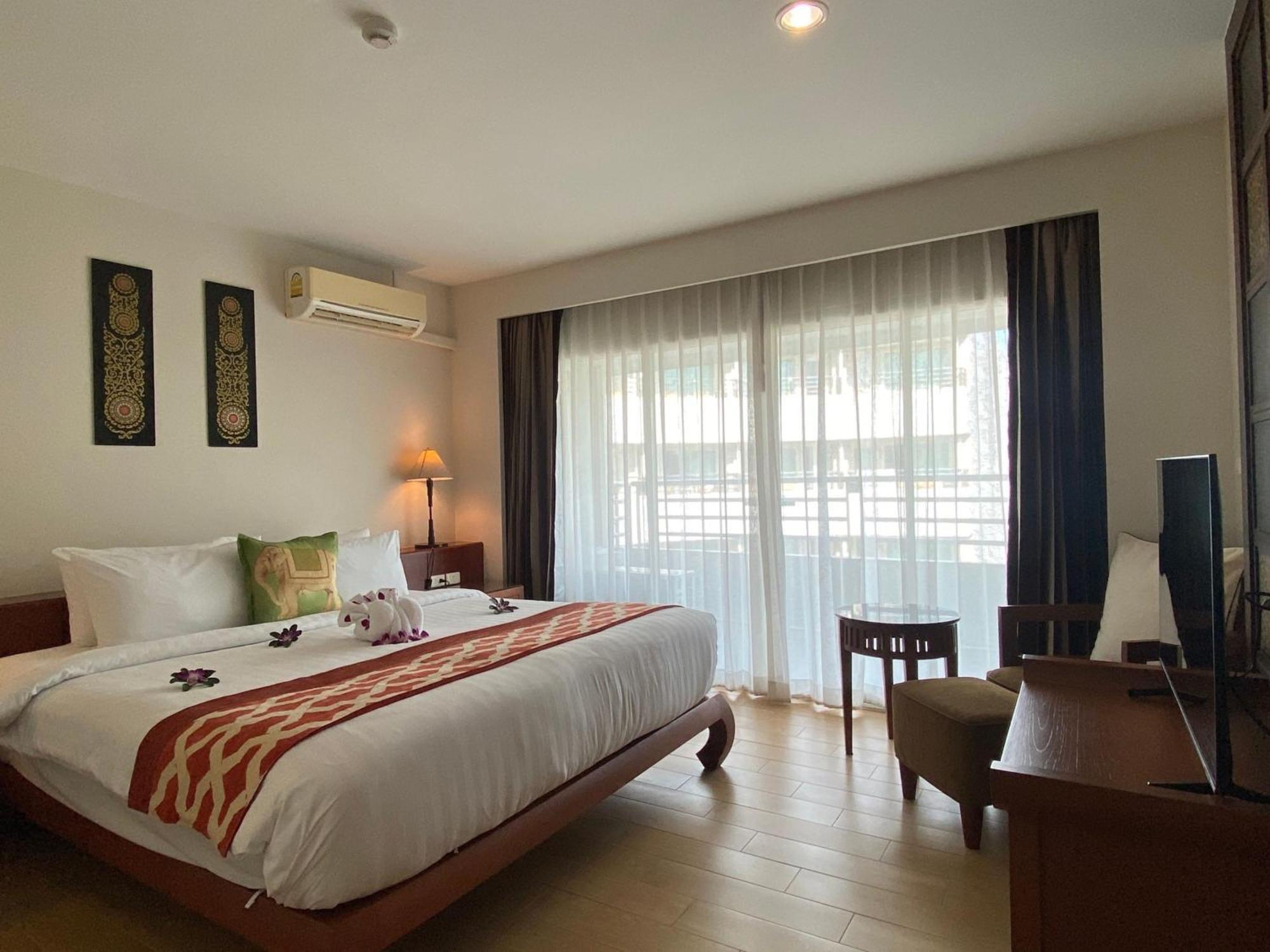The Royal Paradise & - Sha Extra Hotel 4*