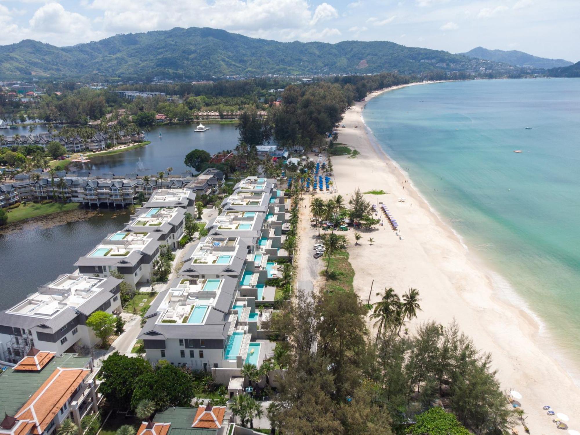 Apartment Luxurious Beachfront Penthouse *
