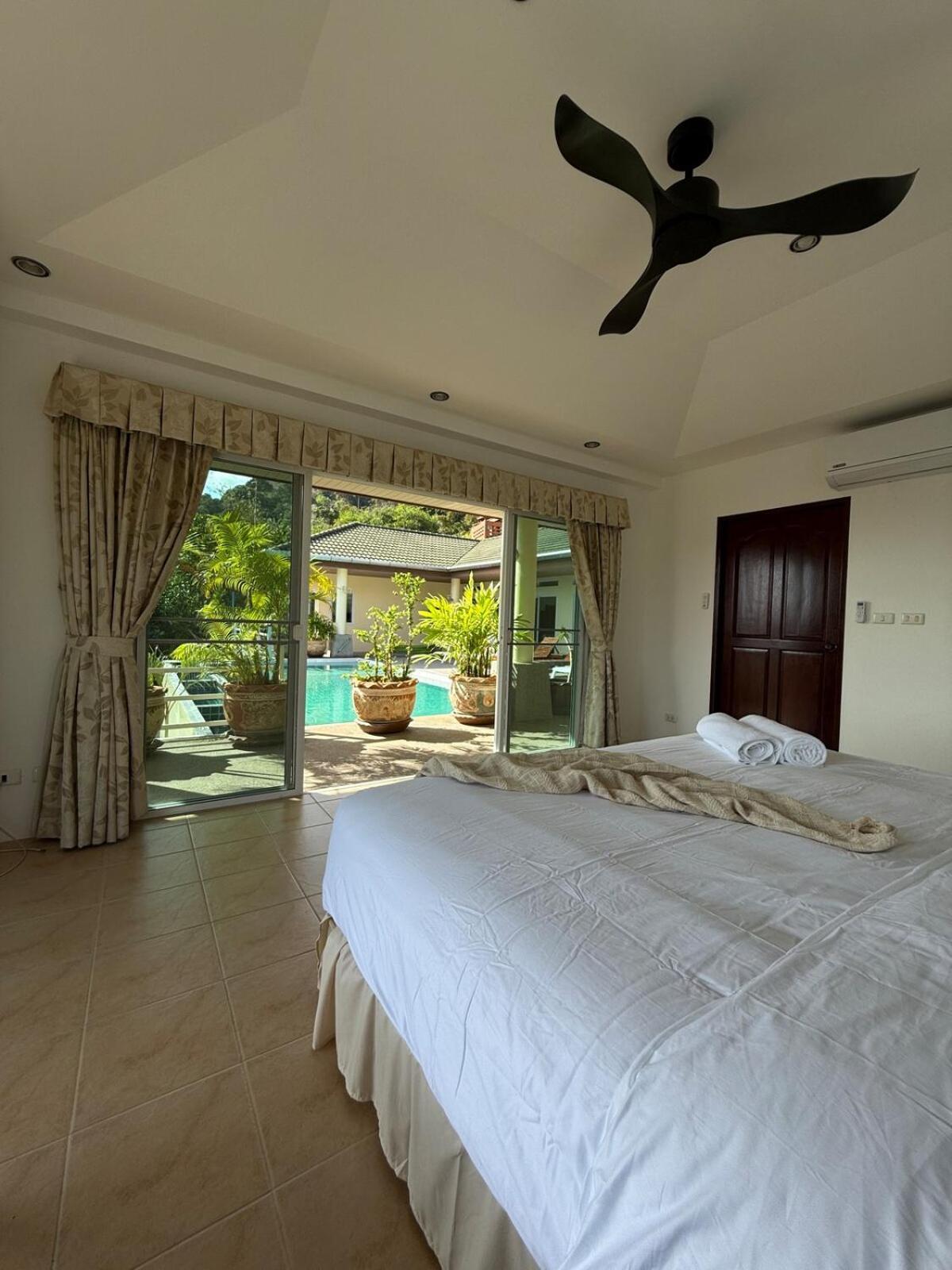 Over The Moon Villa *