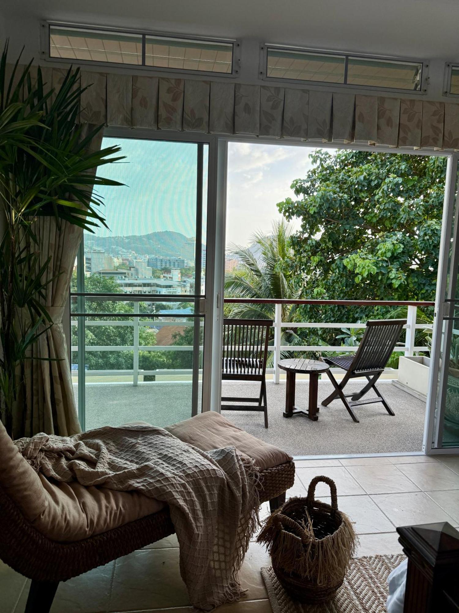 Villa Over The Moon Patong