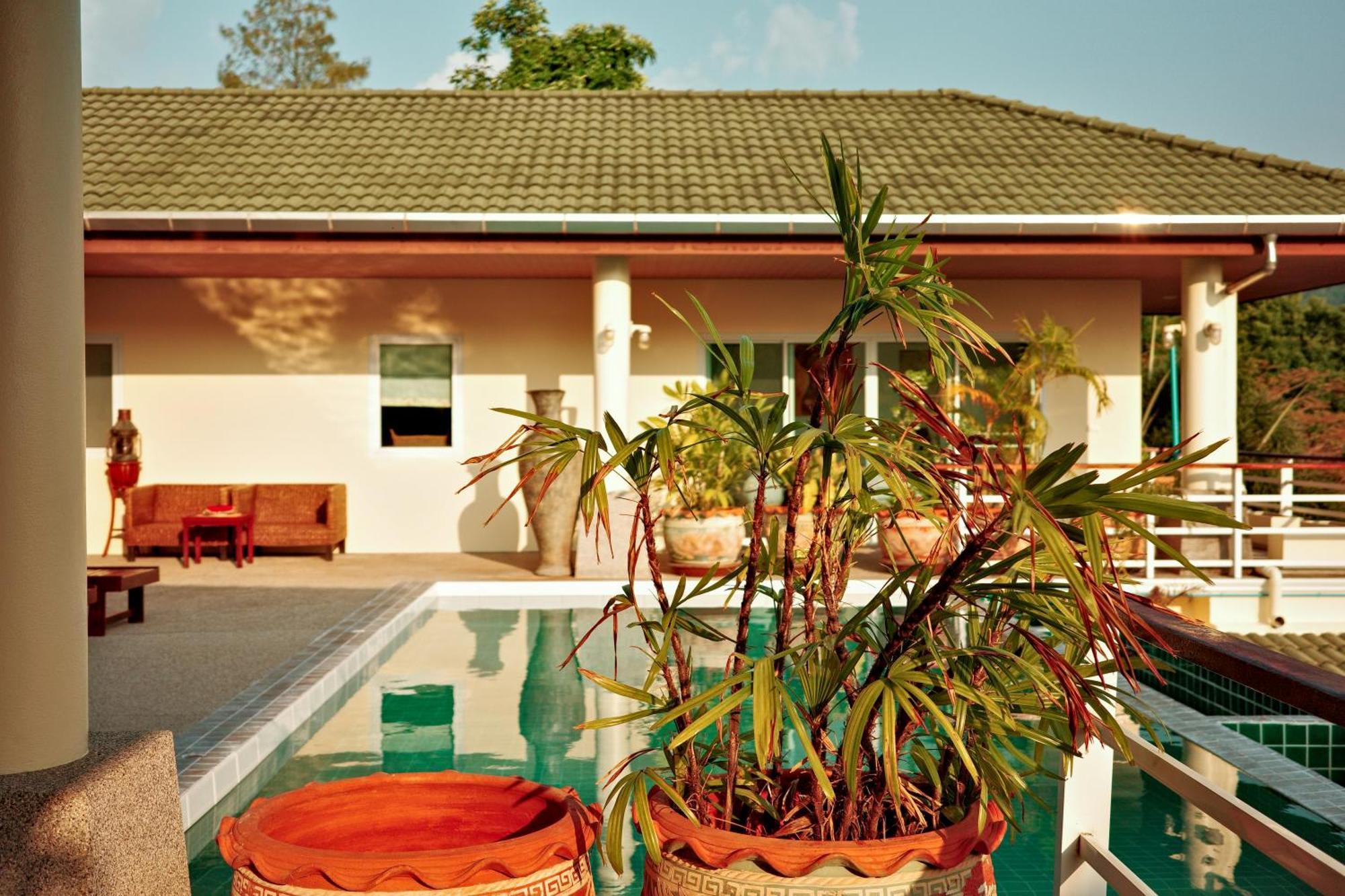 Over The Moon Villa Patong