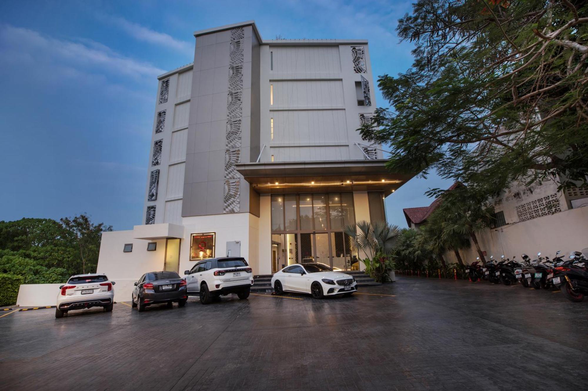Elite Atoll Serviced Phuket 4*