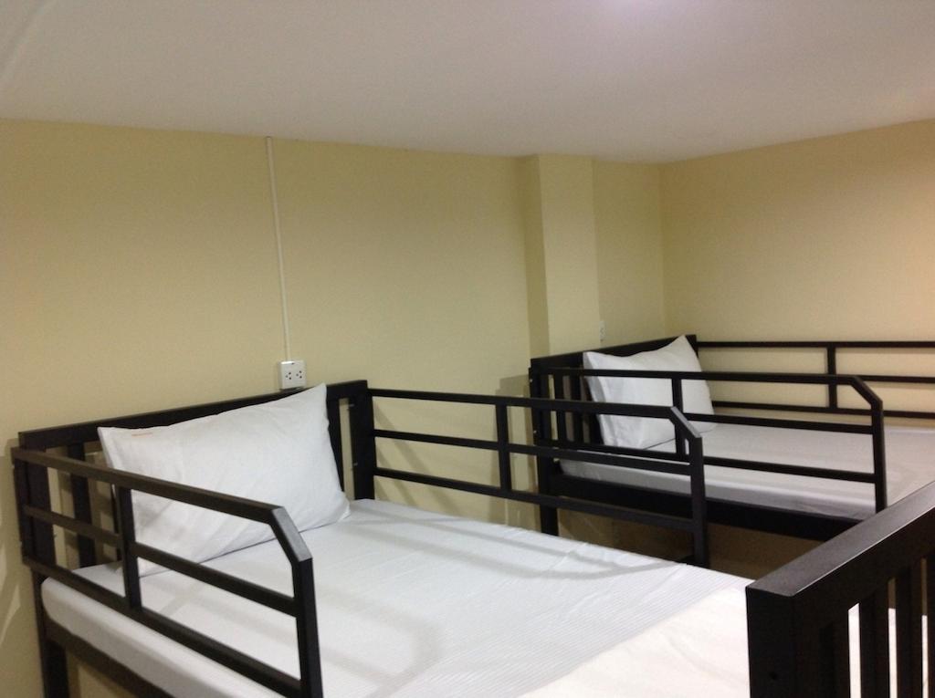 Hostel Beehive Patong
