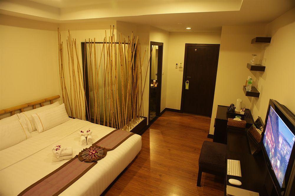 Bamboo House Phuket Hotel 3*