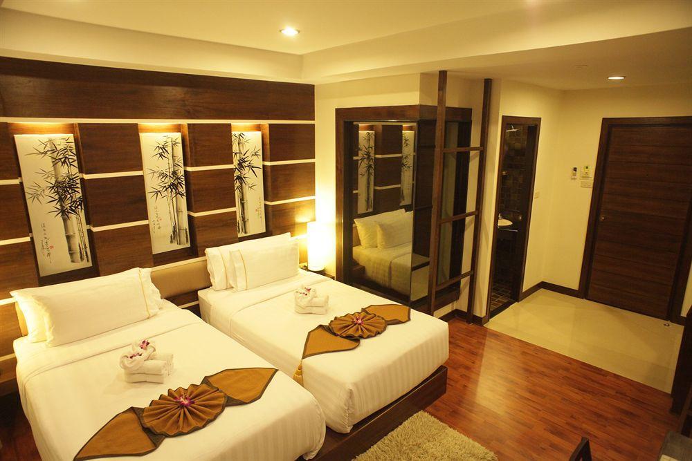 Bamboo House Phuket 3*