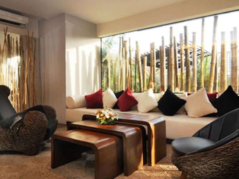 Bamboo House Phuket 3*