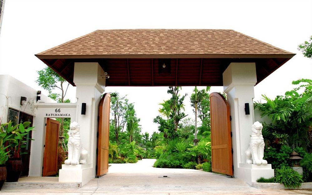 Ratchamaka Villa *