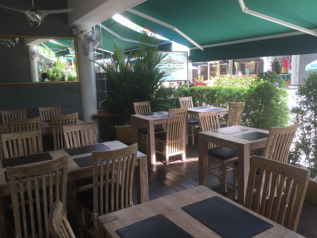 Cafe De Paris Guest house Patong