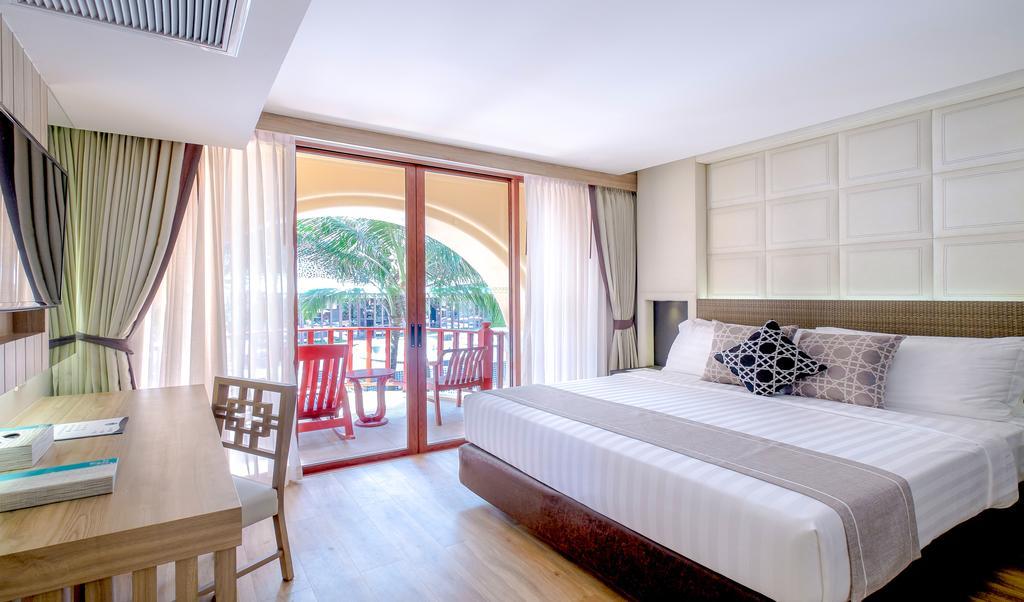 Resort Phuket Graceland And Patong