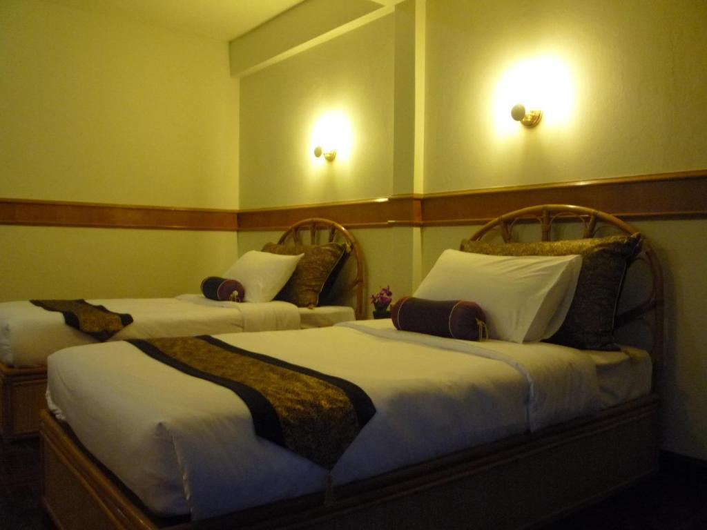 Pen Hotel, - Sha Extra Surin Beach (Phuket)