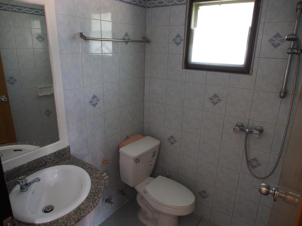 Waree's 2* Praia de Kata