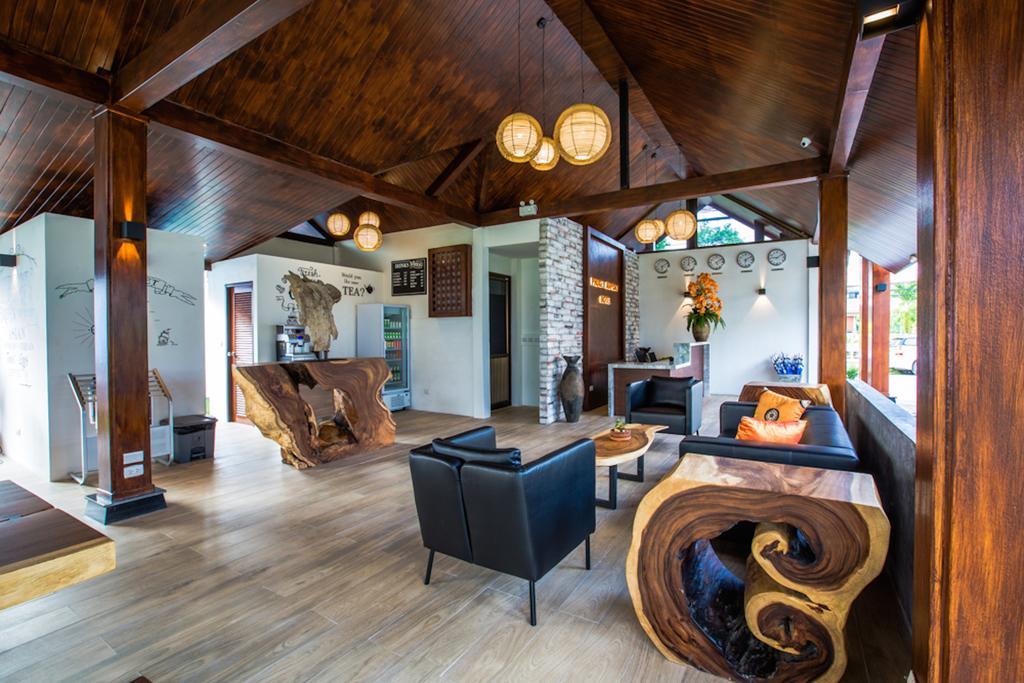 Phuket Airport - Sha Extra Resort 3*
