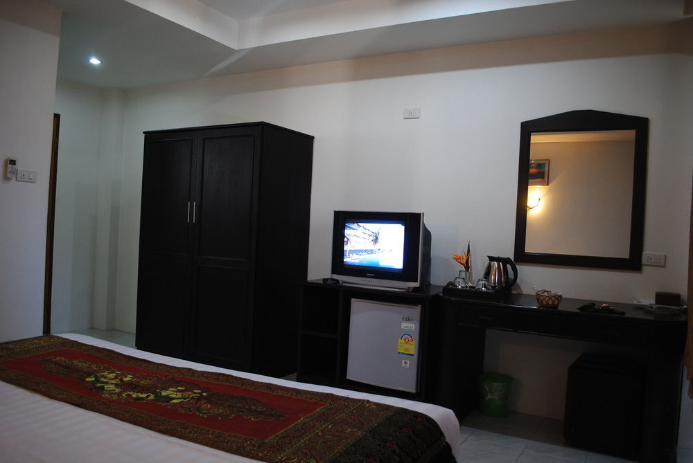 Hotel Baan Kata Maytha 3*