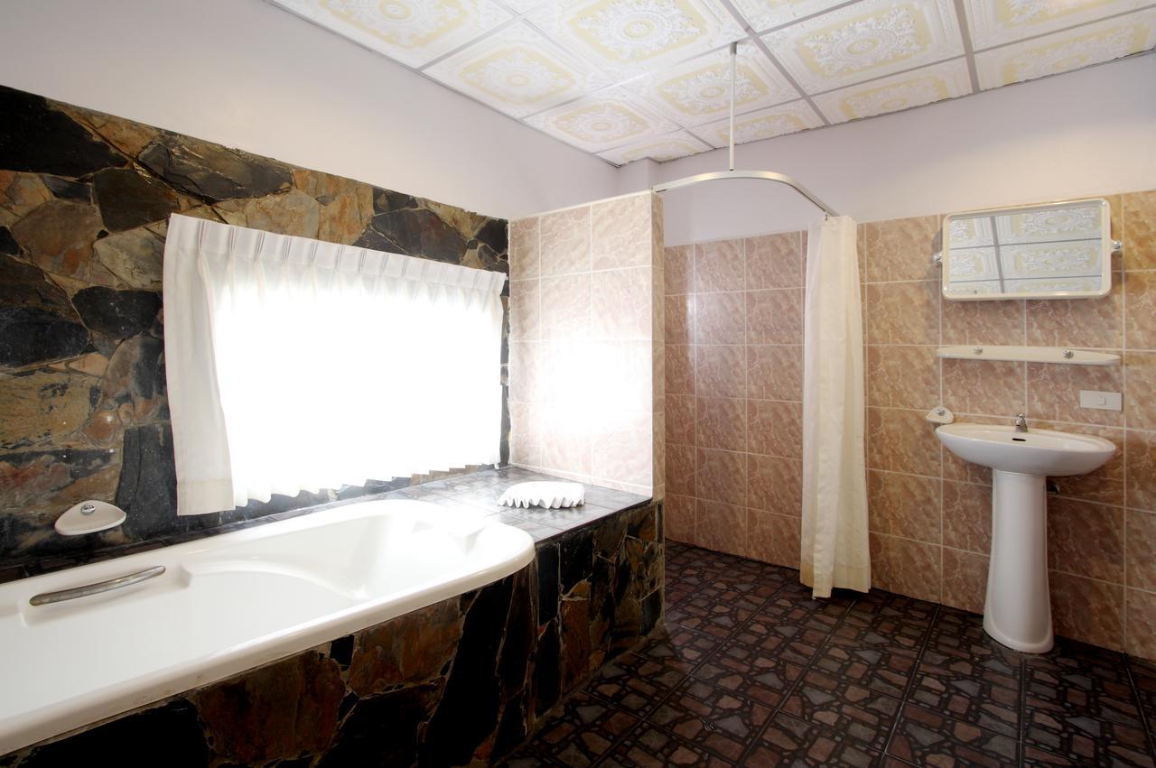 Palace Phuket Hotel 3*