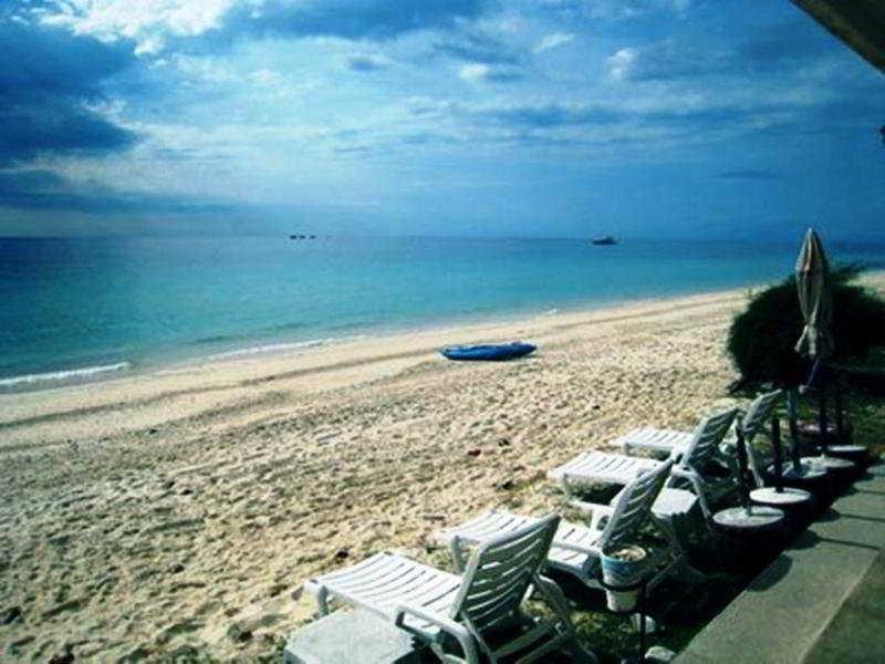 Honeymoon Private Island Hotel 4*