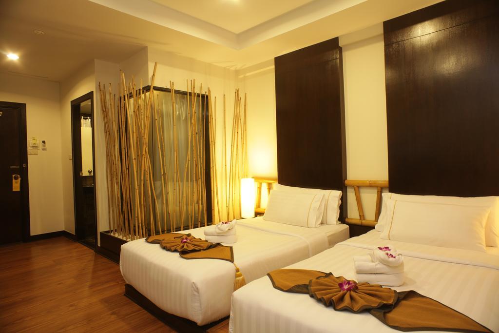 Hotel Bamboo House Phuket 3*