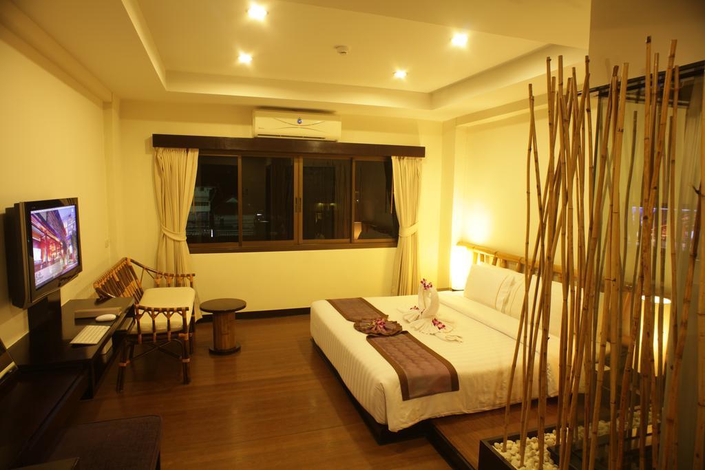 Bamboo House Phuket Hotel 3*