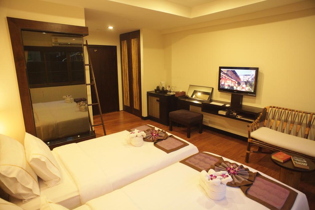 Bamboo House Phuket Hotel Karon