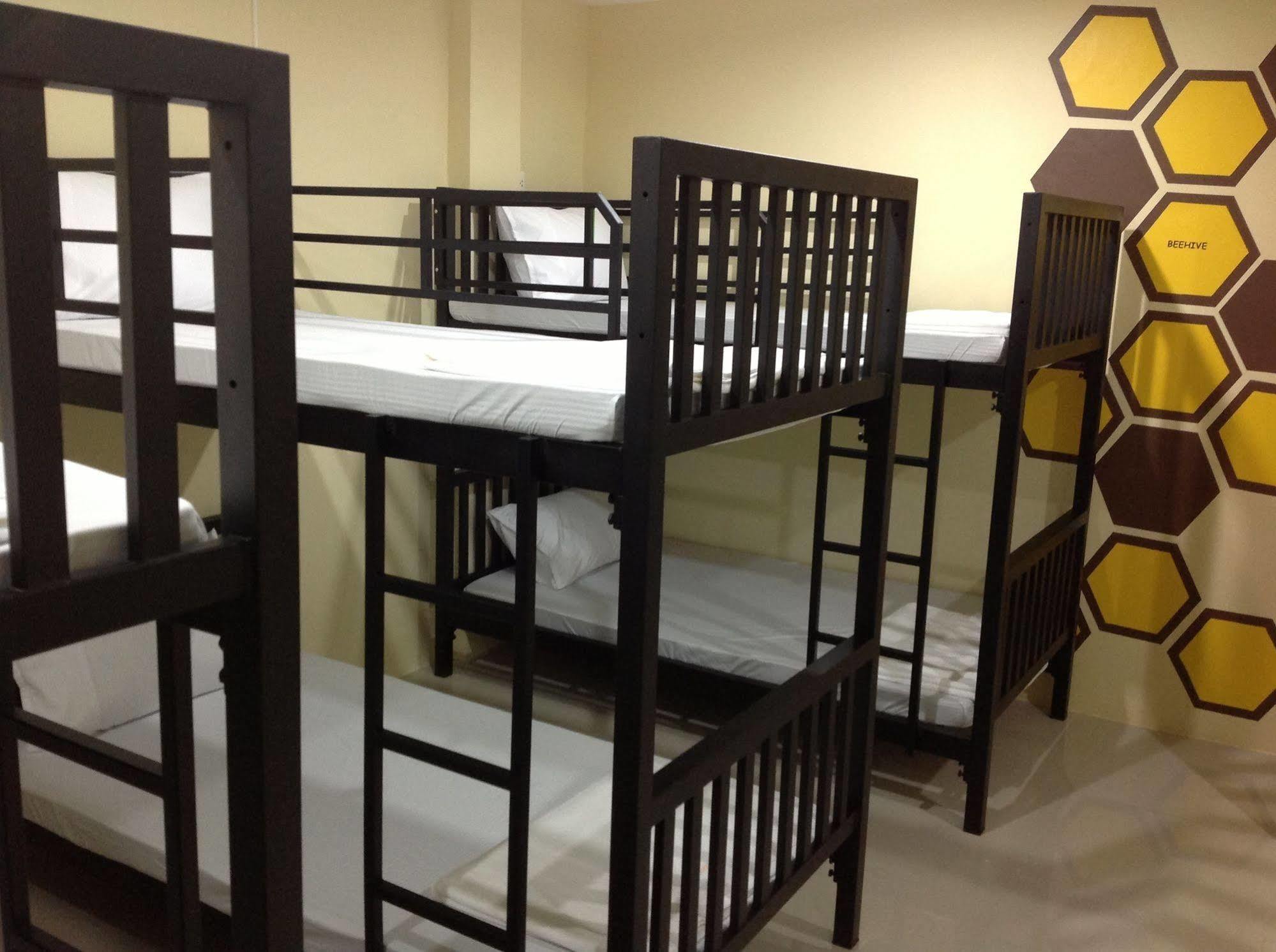 Hostel Beehive *