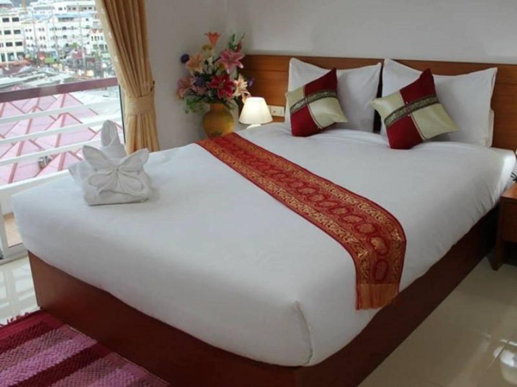 Neptuna Hotel By Maduzi Hotel Phuket