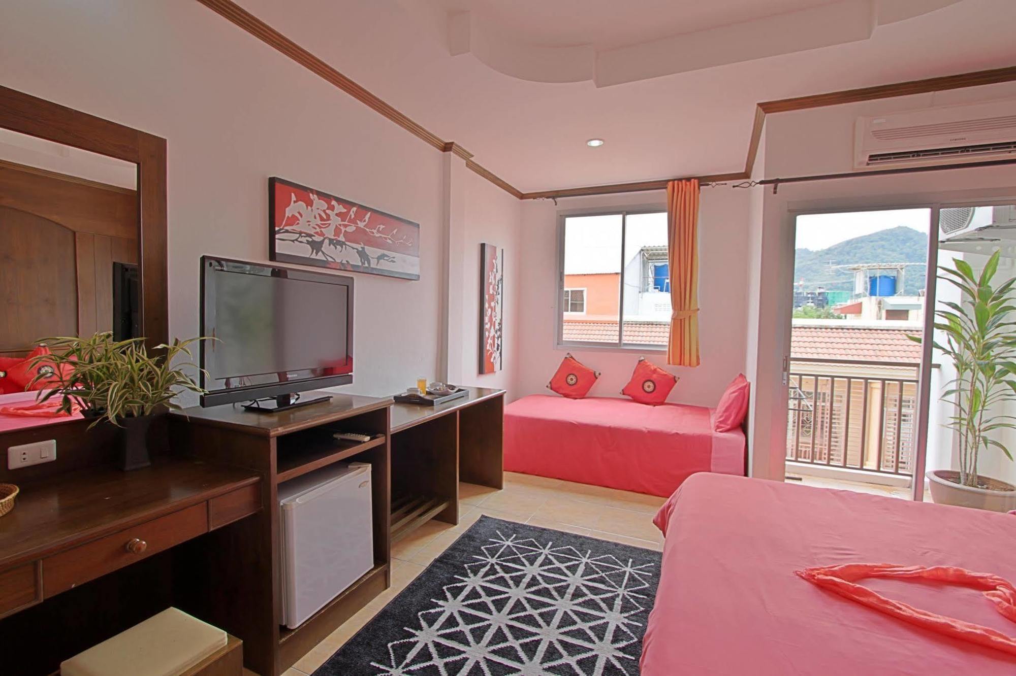 Gorgeous Boutique 3*