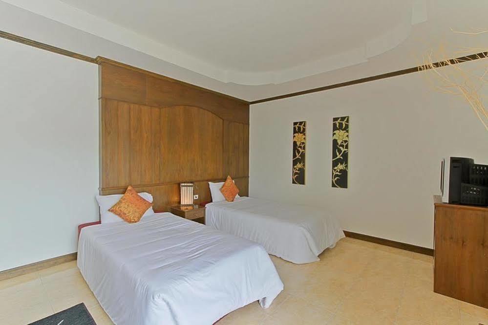 Gorgeous Boutique 3*