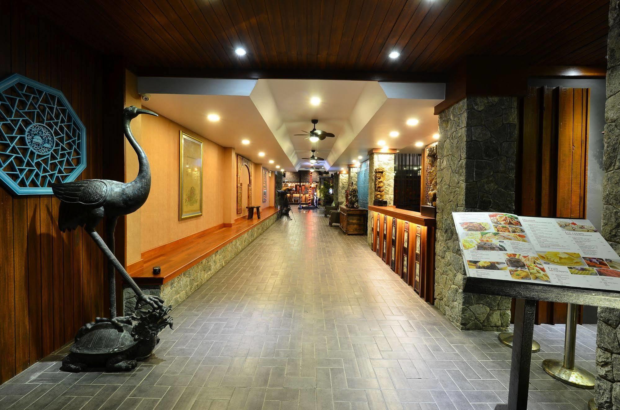 Lap Roi Beachfront By Shanaya Resort 4*