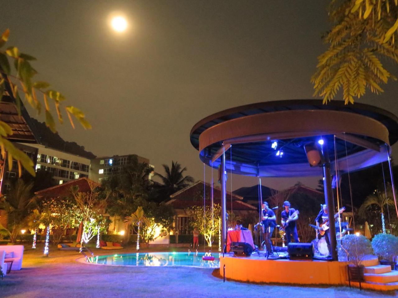 Jazz U Garden 4*