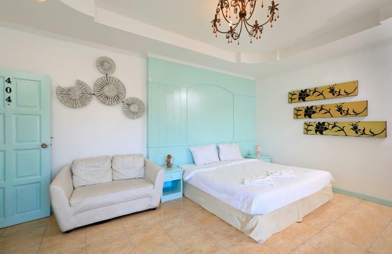 Gorgeous Boutique 3*