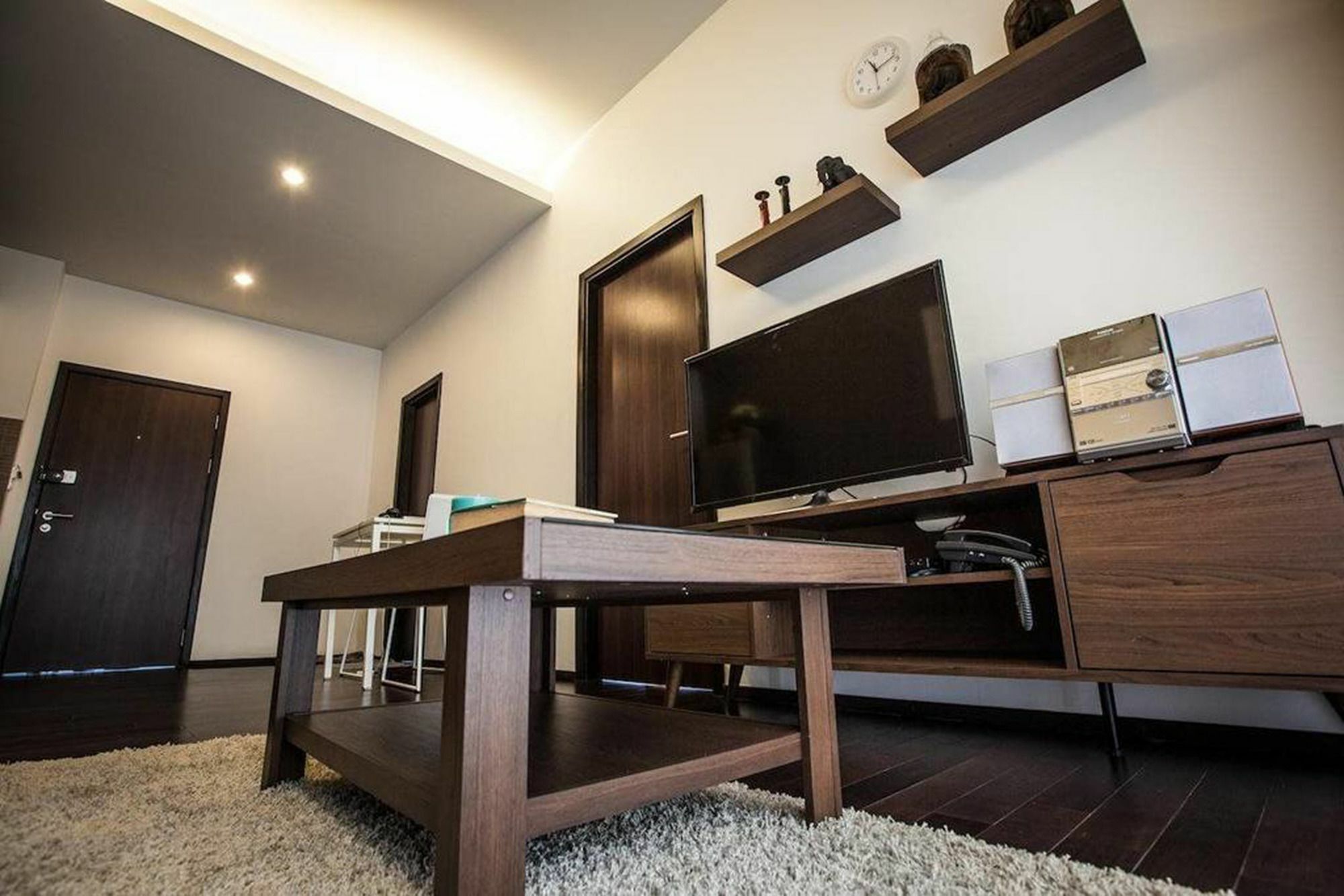 Apartamento The Title Front *