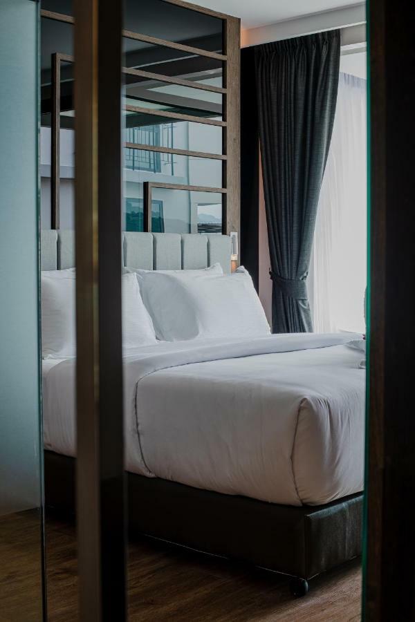 Rak Elegant Patong