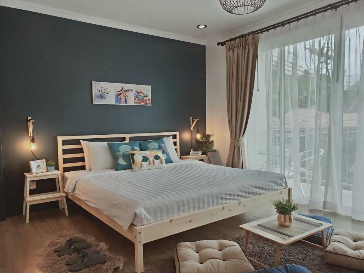 Guest house Thira House 2*