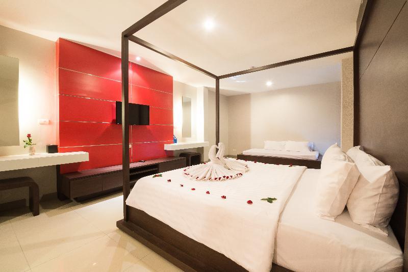 Alfresco Phuket Hotel