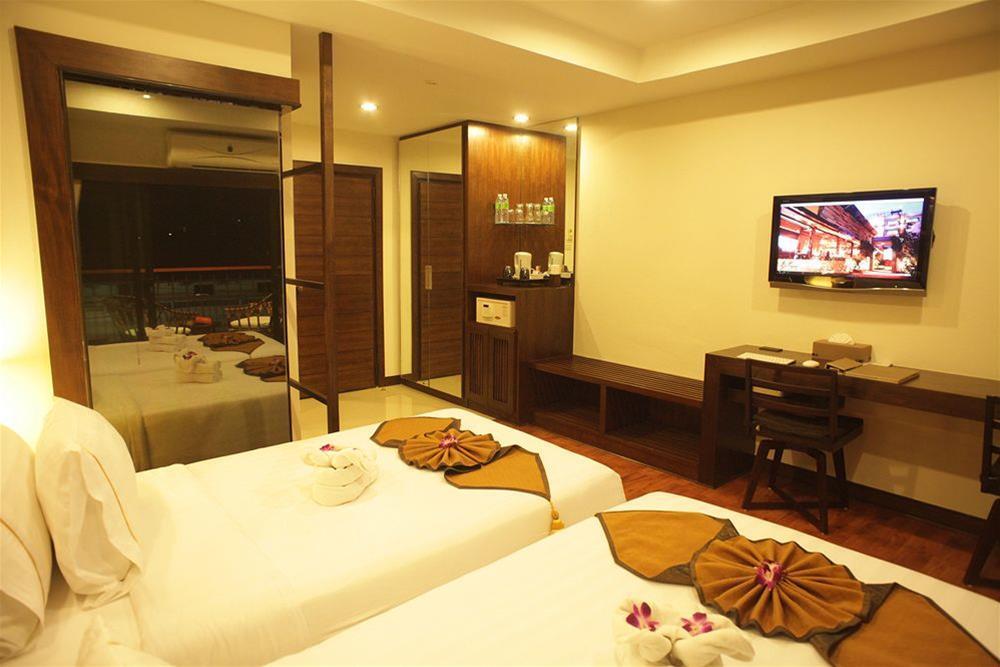 Hotel Bamboo House Phuket 3*