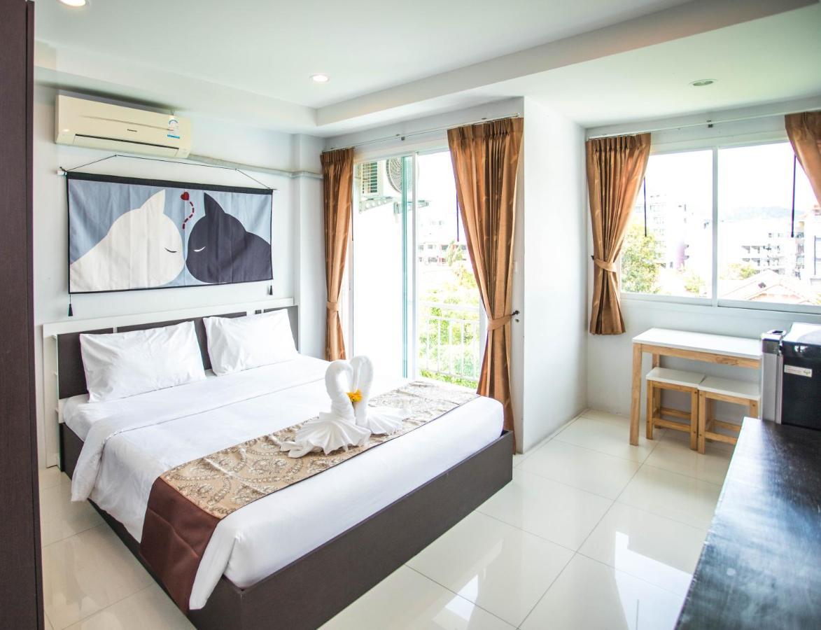 Happy 99 Hotel