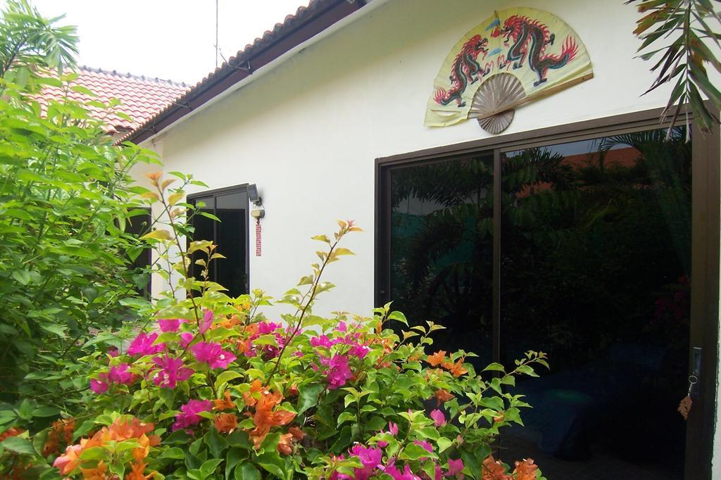 Phuket Airport Overnight Hotel 2*