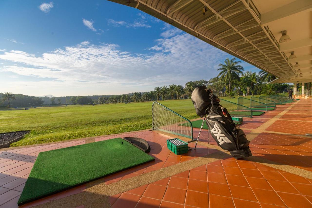 Blue Canyon Country Club Hotel