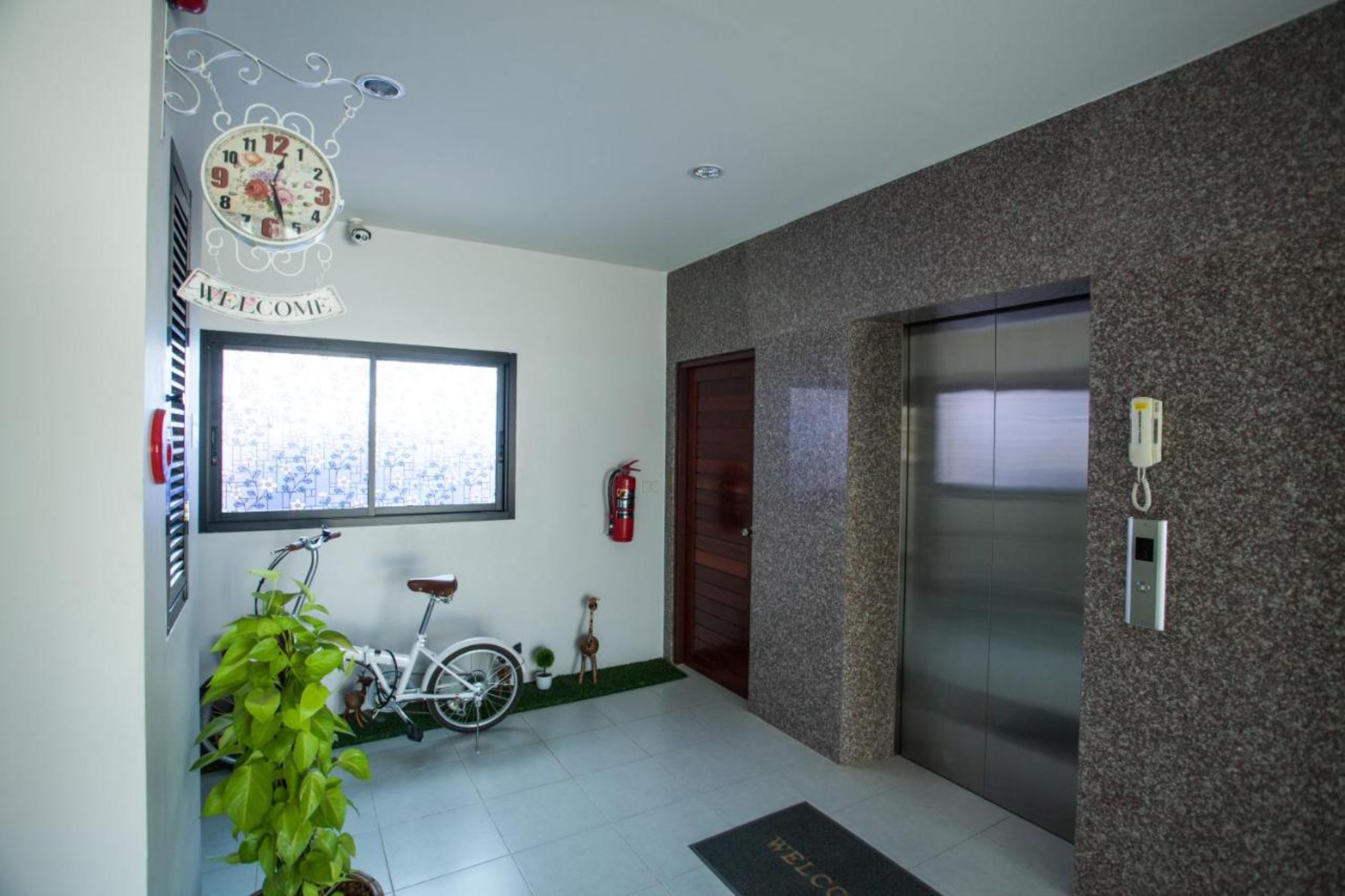 Jjw House *