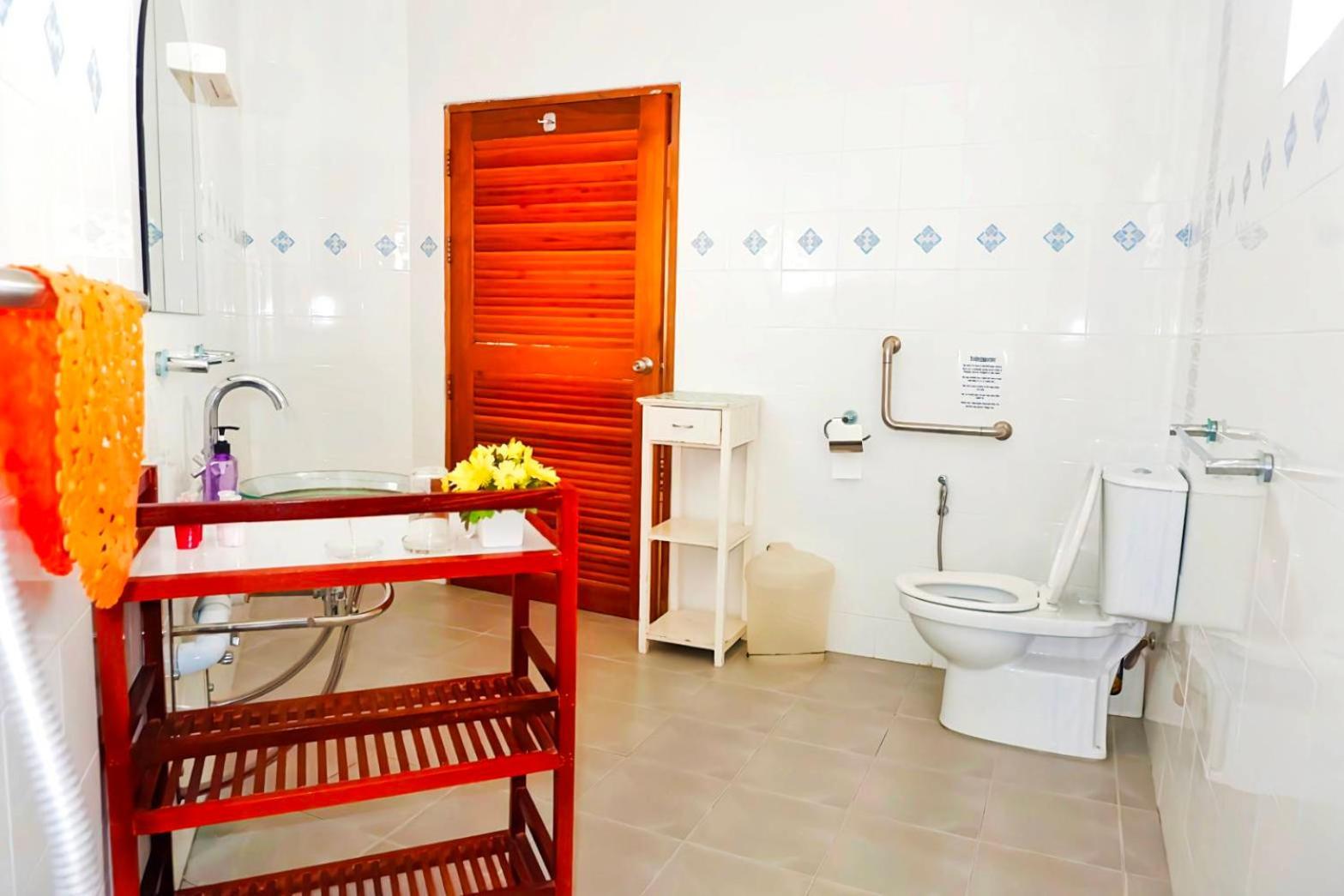 Kingsacre Hotel Nai Yang Beach