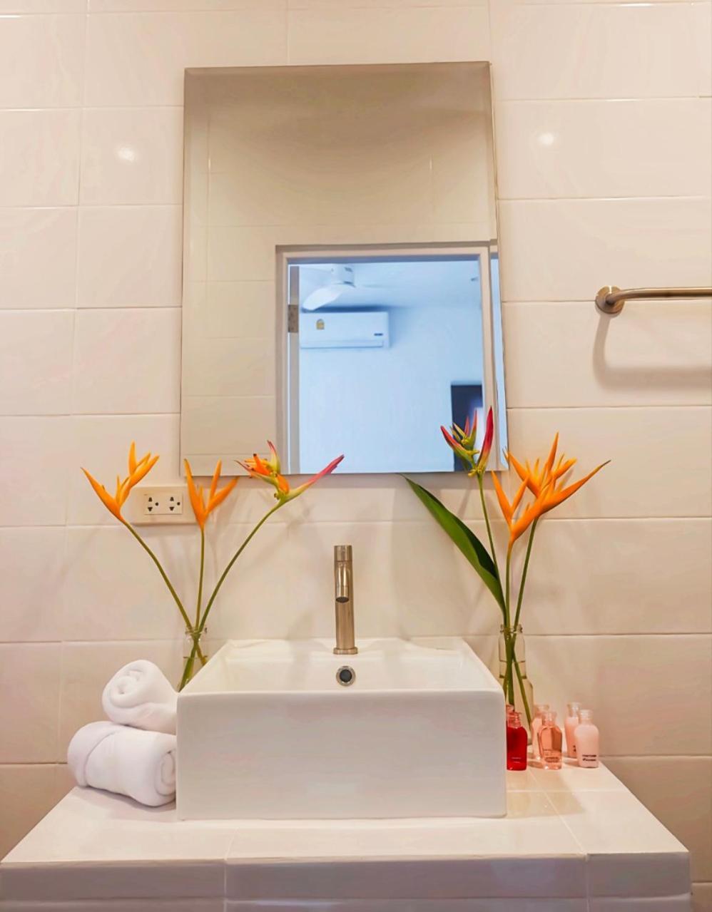 Kingsacre Hotel Nai Yang Beach