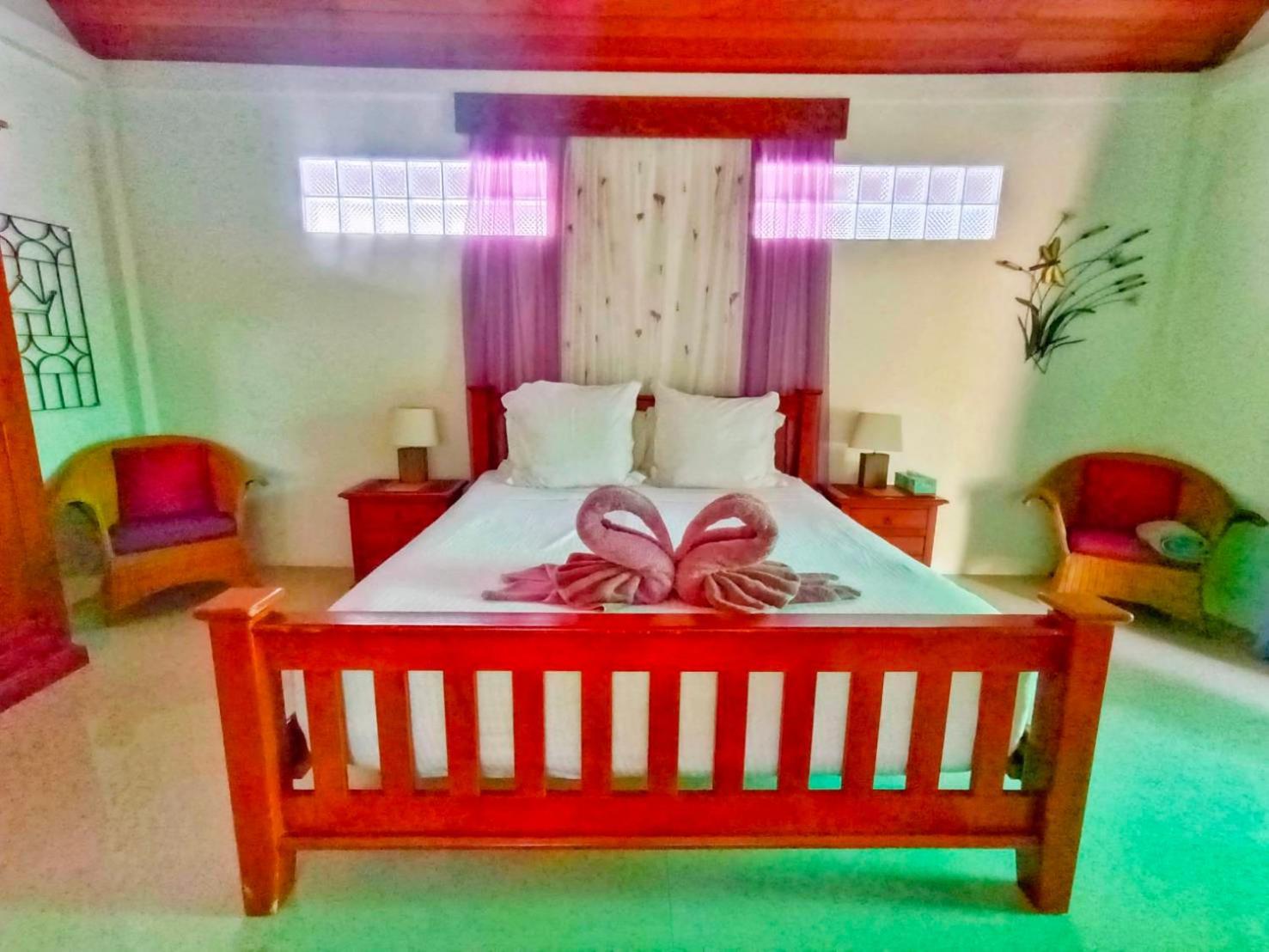 Hotel Kingsacre Nai Yang Beach