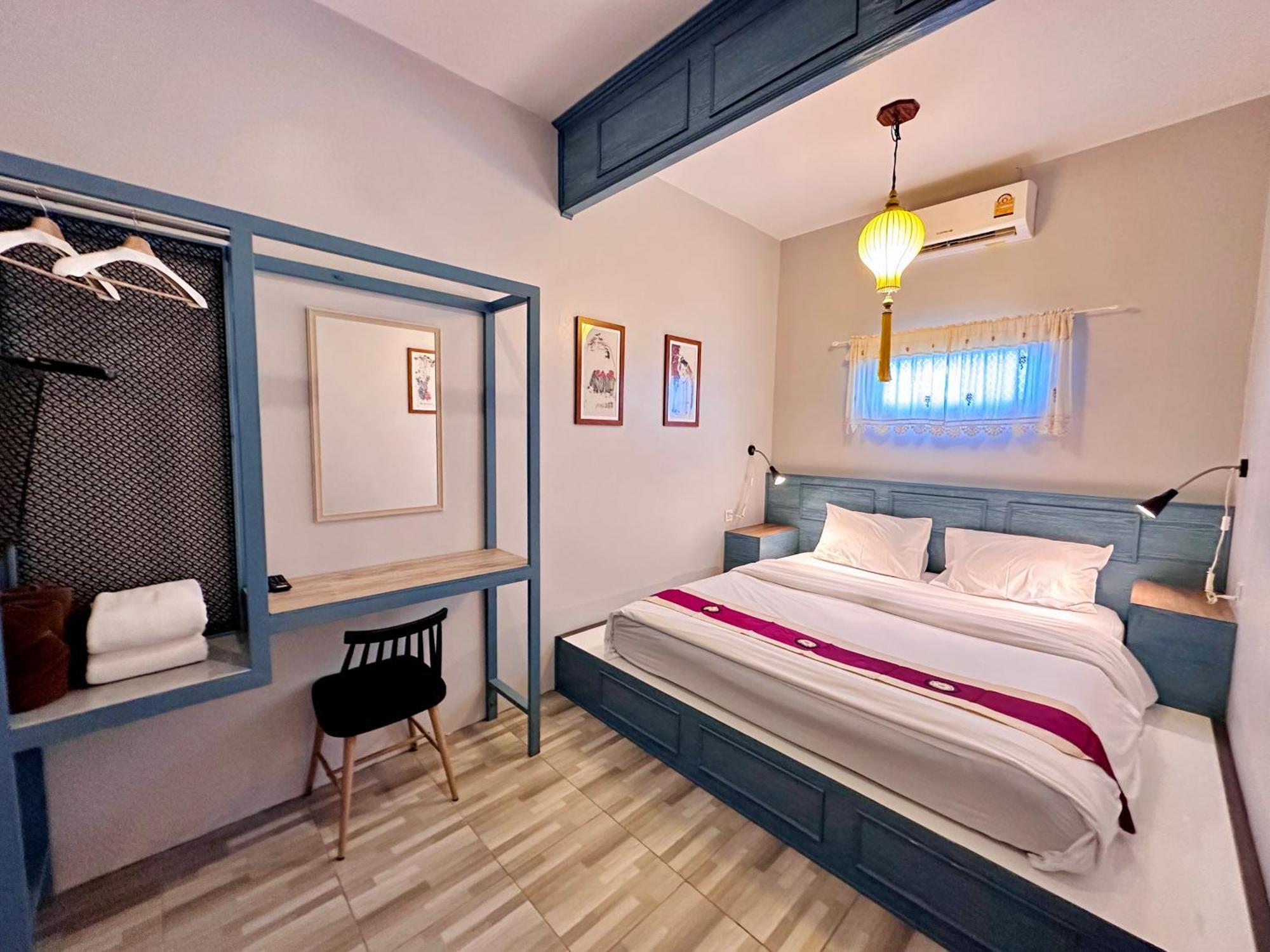 The Luna Hostel Nai Yang