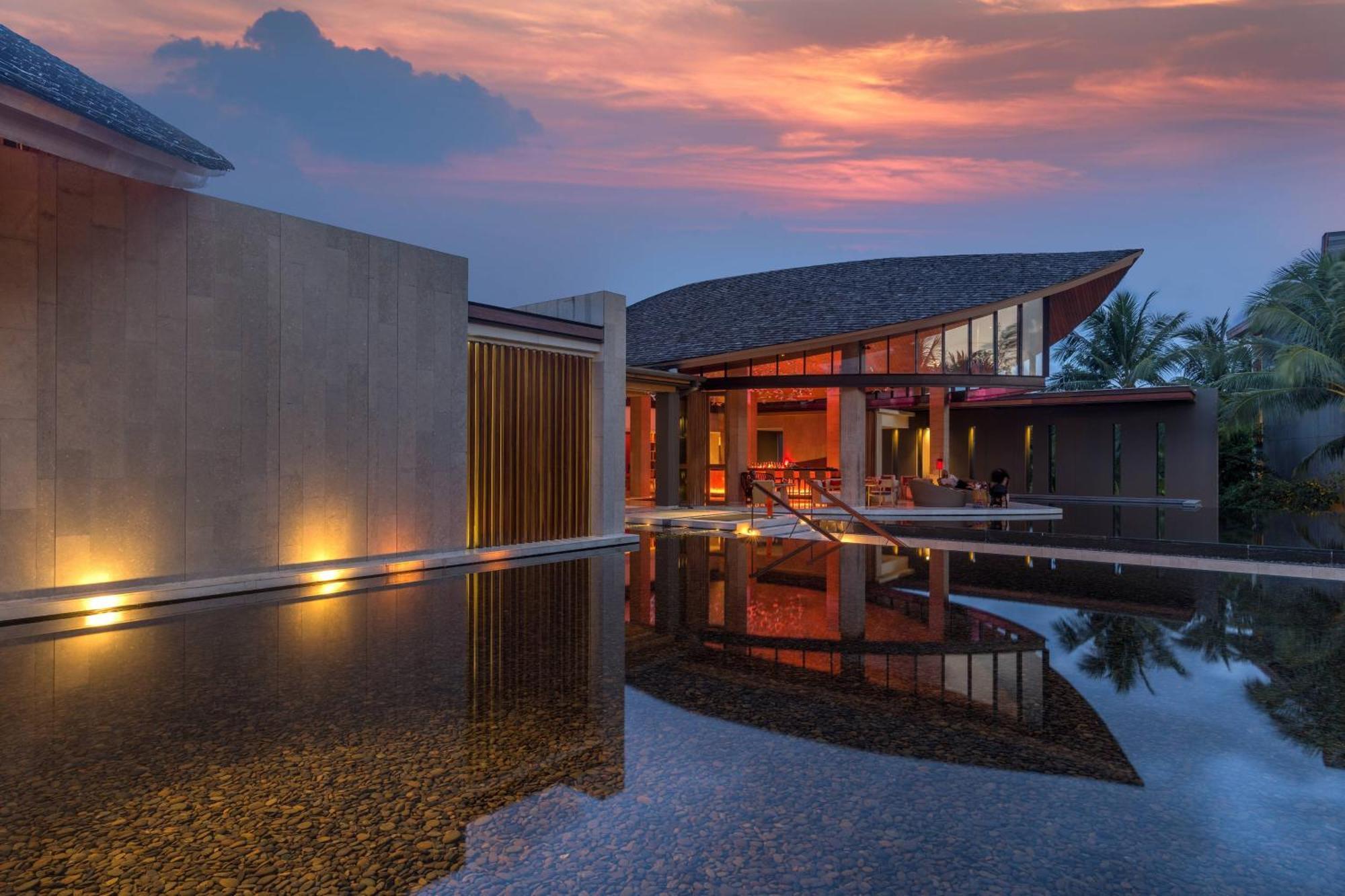 Renaissance & Resort 5*