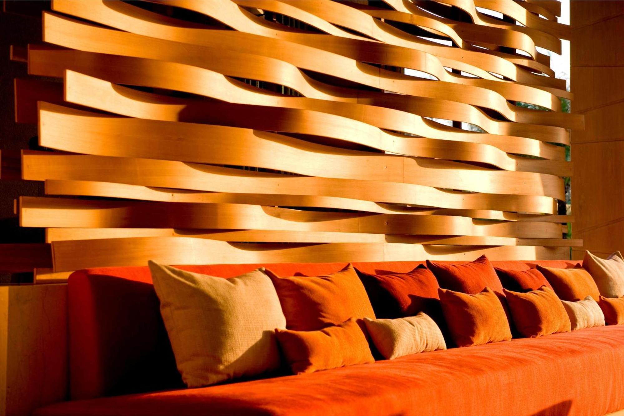 Renaissance & Resort 5*