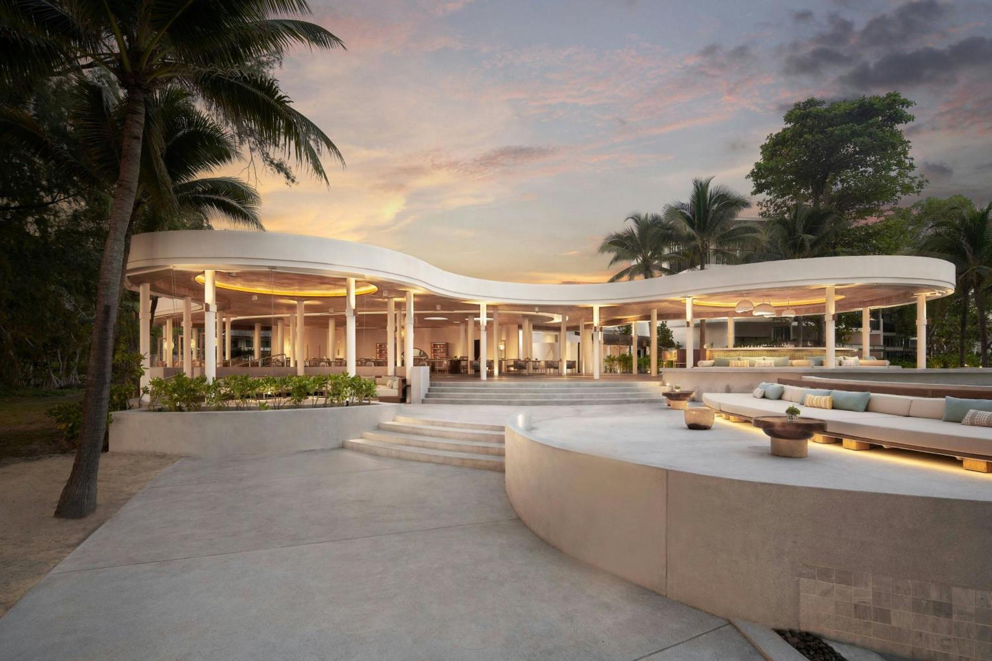 Le Meridien Phuket Hotel 5*