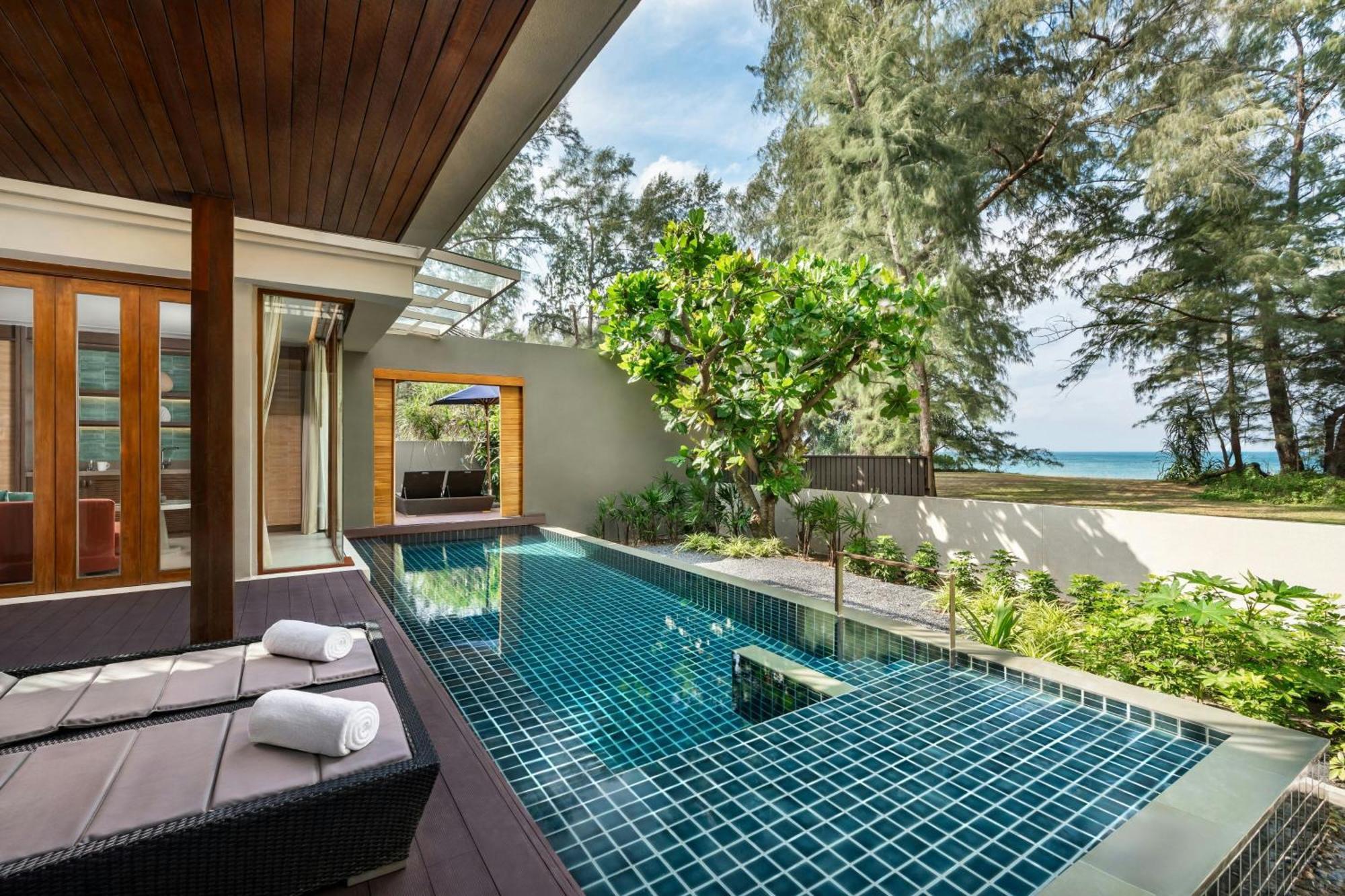 Renaissance & Resort 5*
